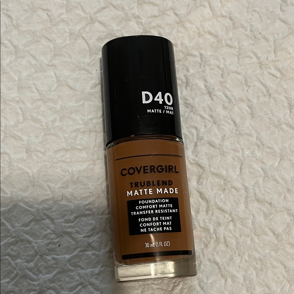 NWT Covergirl Trublend Matte Liquid Foundation D40